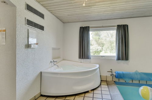 Photo 30 - Maison de 5 chambres à Blåvand avec piscine privée et terrasse