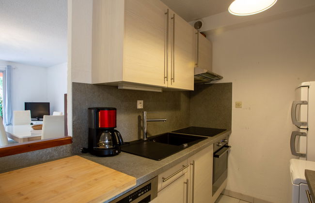 Casa de 3 quartos em Le Lavandou com piscina e jardim - Foto 9