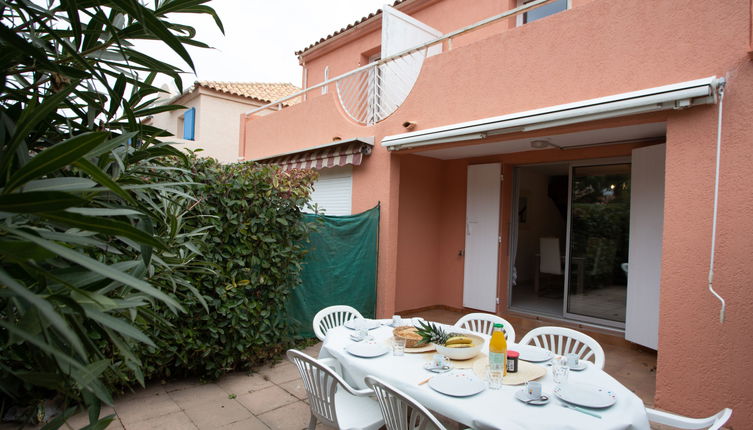 Photo 1 - Maison de 2 chambres à Le Lavandou avec piscine et vues à la mer