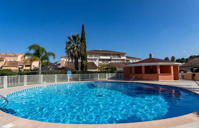 Casa de 3 quartos em Le Lavandou com piscina e jardim - Foto 1
