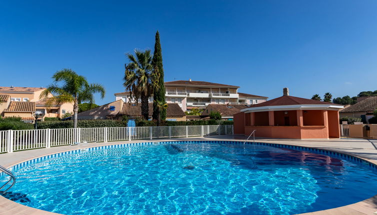 Foto 1 - Casa de 2 quartos em Le Lavandou com piscina e jardim