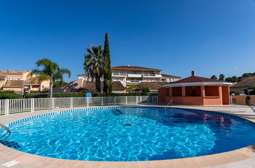 Foto 1 - Casa de 2 quartos em Le Lavandou com piscina e jardim