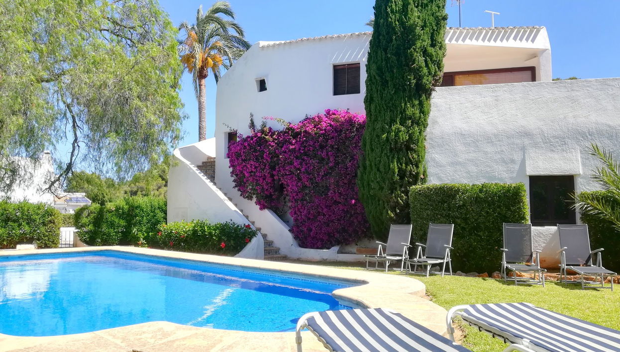 Casa de 5 quartos em Jávea com piscina privada e jardim - Foto 1