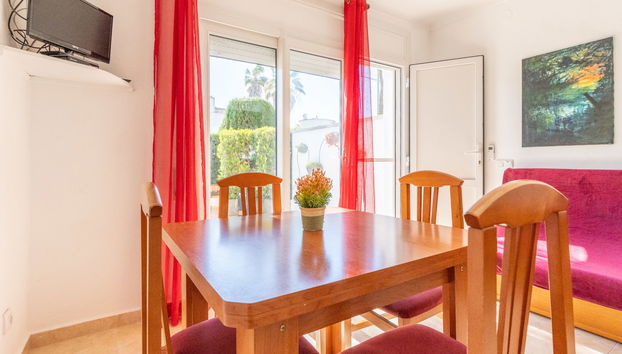 Apartment mit 3 Schlafzimmern in Castelló d'Empúries mit schwimmbad und garten - Foto 2