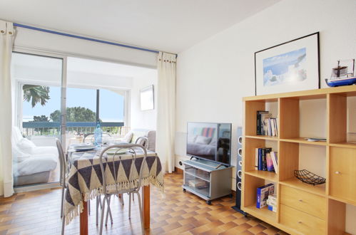 Foto 10 - Appartamento con 1 camera da letto a Leucate con piscina e vista mare