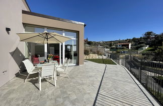 Photo 2 - Maison de 1 chambre à Imperia avec jardin et terrasse