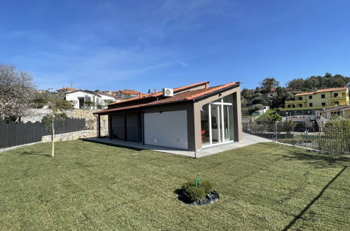 Foto 20 - Haus mit 1 Schlafzimmer in Imperia mit garten und blick aufs meer