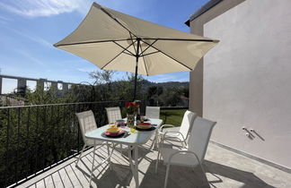 Photo 2 - Maison de 1 chambre à Imperia avec jardin et terrasse