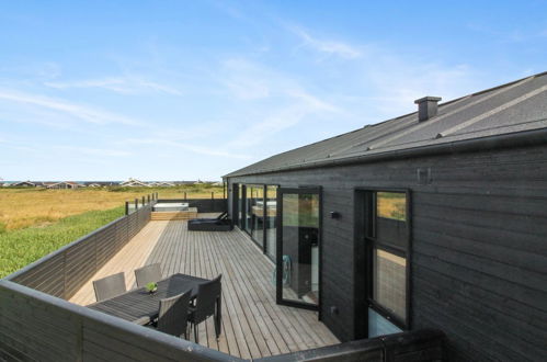 Photo 23 - Maison de 4 chambres à Harrerenden avec terrasse et bain à remous