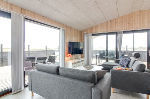 Foto 2 - Casa con 4 camere da letto a Harrerenden con terrazza e vasca idromassaggio