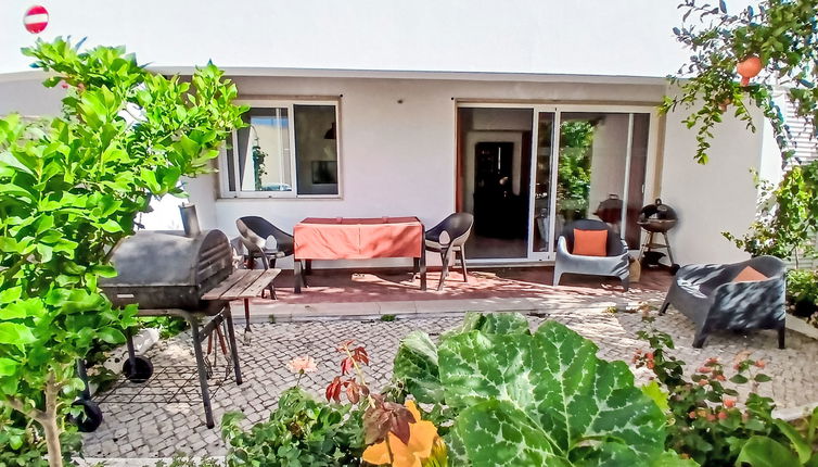 Foto 1 - Appartamento con 3 camere da letto a Portimão con giardino e terrazza