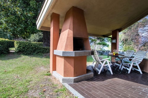 Foto 5 - Casa de 2 quartos em Porto Valtravaglia com piscina e vista para a montanha