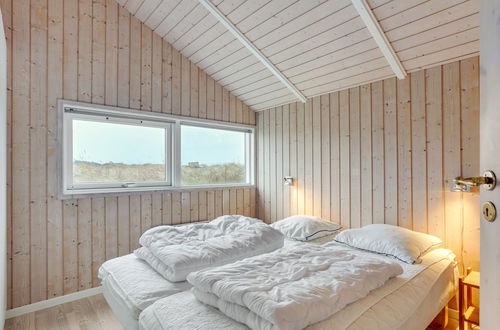 Foto 10 - Casa de 4 quartos em Harrerenden com terraço e sauna