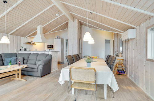 Foto 13 - Casa de 4 quartos em Harrerenden com terraço e sauna
