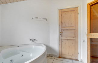 Foto 2 - Casa de 4 quartos em Harrerenden com terraço e sauna