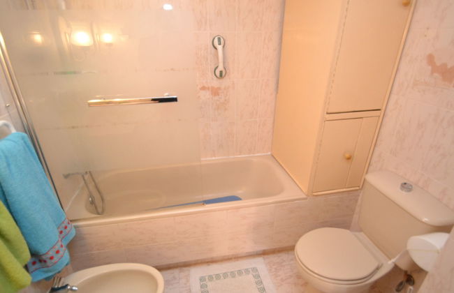 2 bedroom Apartment in Vila-seca with swimming pool and garden - Photo 10