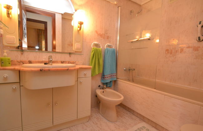 2 bedroom Apartment in Vila-seca with swimming pool and garden - Photo 9