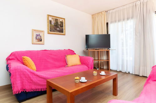 Foto 3 - Apartamento de 3 quartos em Salou com piscina e terraço