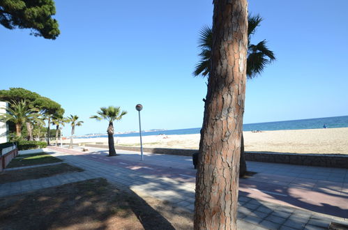 Photo 16 - 2 bedroom Apartment in Cambrils with garden and terrace