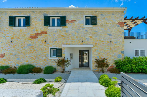 Photo 34 - Maison de 5 chambres à Sibenik avec piscine privée et vues à la mer