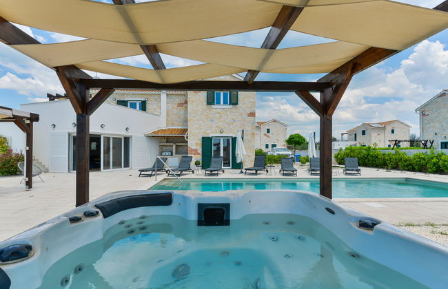 Casa de 6 quartos em Sibenik com piscina privada e jardim - Foto 3