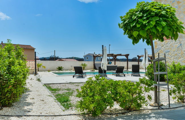 Casa de 6 quartos em Sibenik com piscina privada e jardim - Foto 38