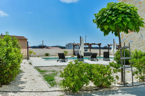 Photo 38 - Maison de 5 chambres à Sibenik avec piscine privée et vues à la mer