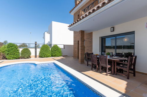 Photo 36 - Maison de 4 chambres à Castelló d'Empúries avec piscine privée et vues à la mer