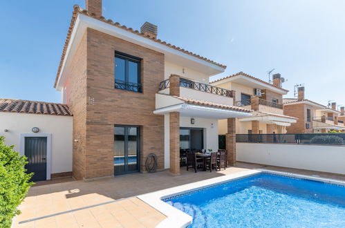 Foto 42 - Haus mit 4 Schlafzimmern in Castelló d'Empúries mit privater pool und blick aufs meer