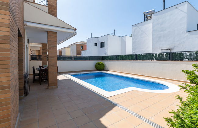 Casa de 5 quartos em Castelló d'Empúries com piscina privada e jardim - Foto 38
