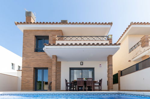 Foto 41 - Haus mit 4 Schlafzimmern in Castelló d'Empúries mit privater pool und blick aufs meer