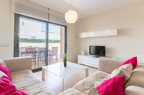 Foto 3 - Casa con 4 camere da letto a Castelló d'Empúries con piscina privata e vista mare