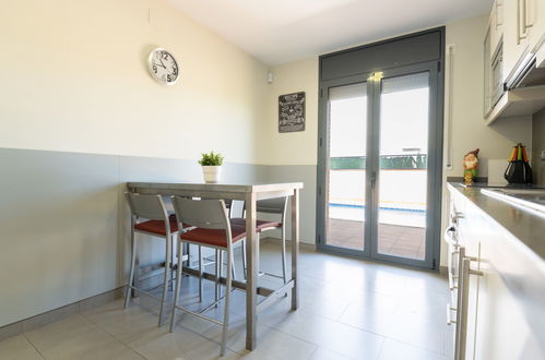 Photo 12 - 4 bedroom House in Castelló d'Empúries with private pool and garden