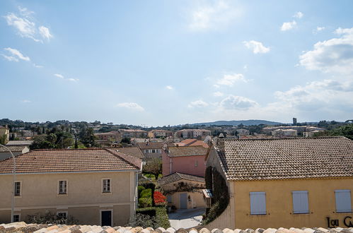 Photo 23 - 2 bedroom Apartment in Saint-Tropez with terrace and sea view