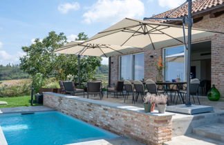 Foto 3 - Casa de 4 habitaciones en Costigliole d'Asti con piscina y jardín