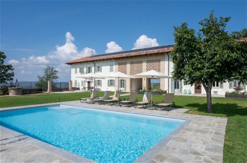 Foto 37 - Casa de 4 habitaciones en Costigliole d'Asti con piscina y jardín