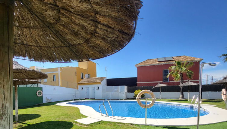 Foto 1 - Apartamento de 3 habitaciones en Sanlúcar de Barrameda con piscina y jardín