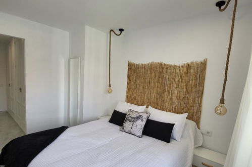 Foto 10 - Appartamento con 3 camere da letto a Sanlúcar de Barrameda con piscina e giardino