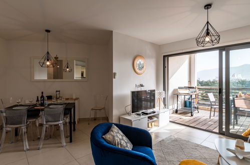 Foto 10 - Appartamento con 2 camere da letto a Porto-Vecchio con piscina e vista mare