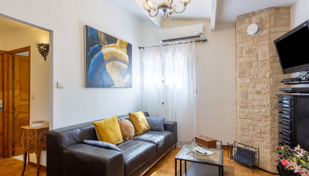 2 bedroom House in Cuers with private pool and garden - Photo 3
