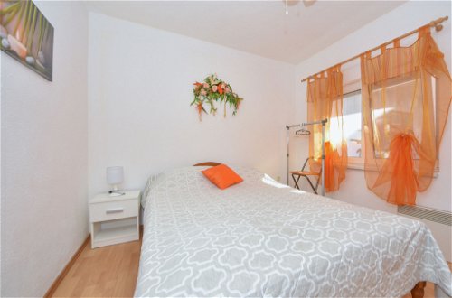 Foto 5 - Appartamento con 1 camera da letto a Sveti Filip i Jakov con terrazza e vista mare
