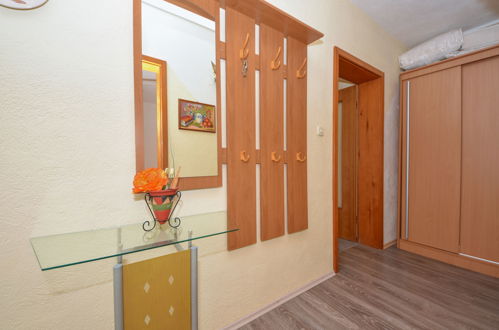 Foto 4 - Apartamento de 1 habitación en Sveti Filip i Jakov con terraza