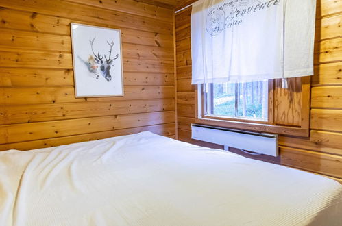 Photo 7 - Maison de 1 chambre à Pelkosenniemi avec sauna et vues sur la montagne