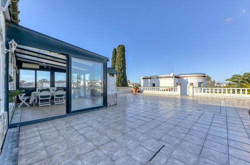 Foto 50 - Casa de 7 quartos em Castelló d'Empúries com piscina privada e vistas do mar