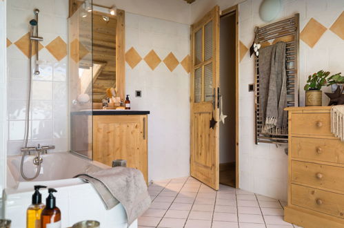 Foto 9 - Apartment mit 2 Schlafzimmern in Bourg-Saint-Maurice mit schwimmbad und blick auf die berge