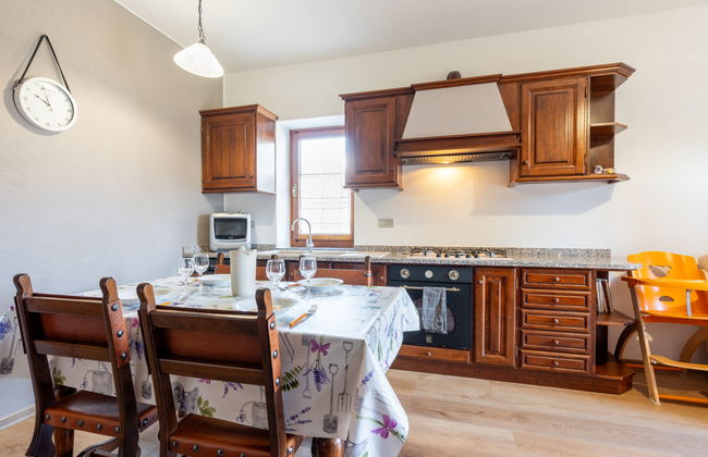 Apartamento de 3 quartos em Fénis com piscina e jardim - Foto 7