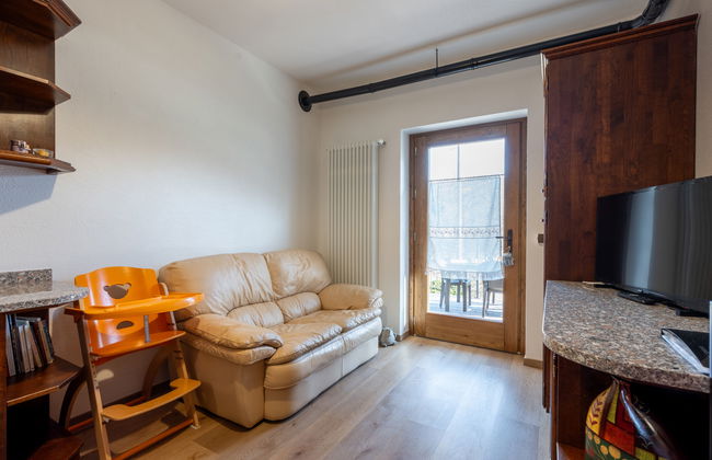 Apartamento de 3 quartos em Fénis com piscina e jardim - Foto 11