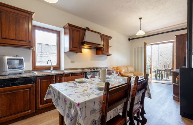 Apartamento de 3 quartos em Fénis com piscina e jardim - Foto 5