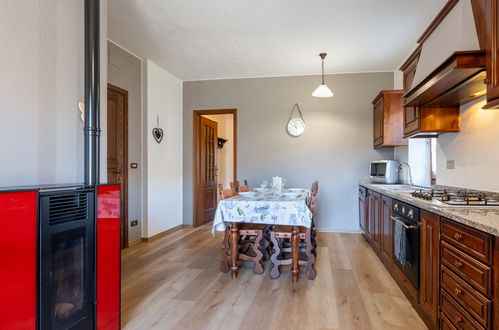 Photo 9 - Appartement de 2 chambres à Fénis avec piscine et vues sur la montagne