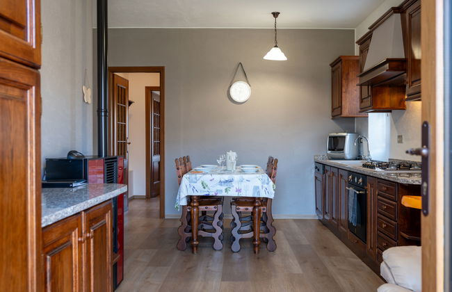 Apartamento de 3 quartos em Fénis com piscina e jardim - Foto 8